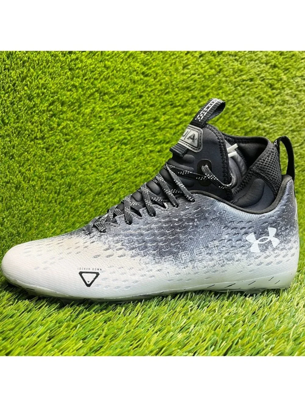 Under Armour Spotlight Lux MC 2.0 Mens Size 10.5 Black White Football Cleats